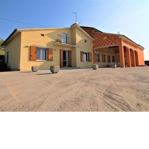 Holiday countryside home with swimming pool sauna Less than 20km from the sea