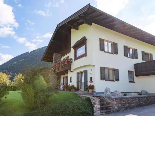 Holiday flat on a farm in Tyrol 100 m from the mountain railway