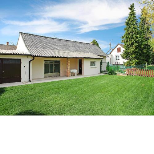 Holiday Home Apple
