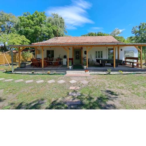 Holiday Home Balatoni Farmhaz