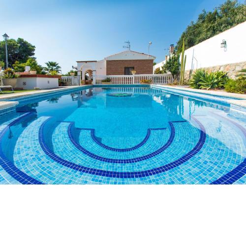 Holiday Home El Pino - AMU555