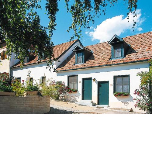 Holiday Home Hofgasse - MOE112