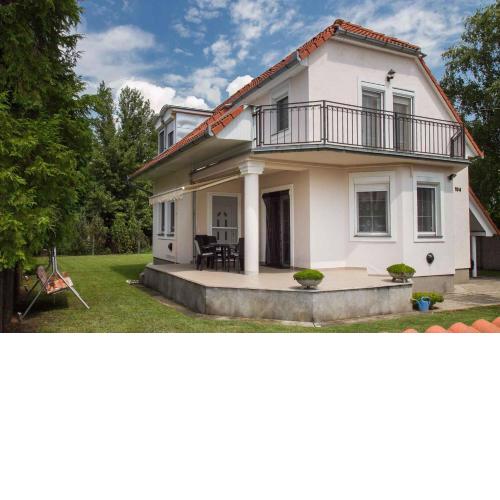 Holiday home in Balatonmariafürdo 19513