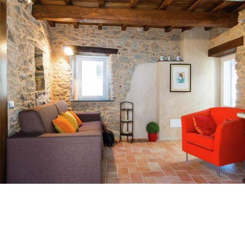 Holiday home in Pascoso Pescaglia with garden