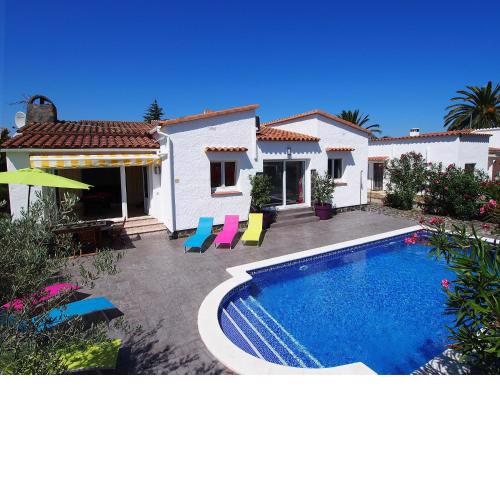Holiday Home Montgri