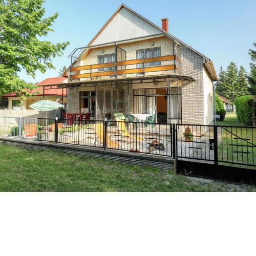 Holiday Home Petunia 2