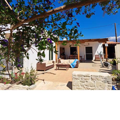 Holiday home Sea Breeze with huge garden