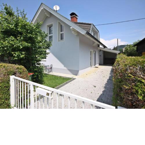 Holiday Home Seehaus Blue Faak