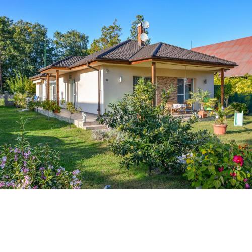 Holiday Home Twin Combo