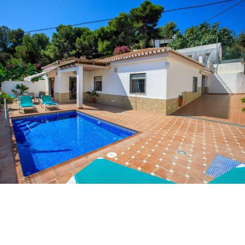 Holiday Home Victoria - AMU198