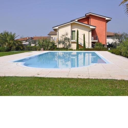 Holiday home with Nicely Decorated Interior near lake Garda
