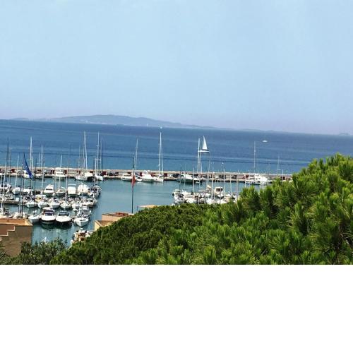 Holiday Homes Marina