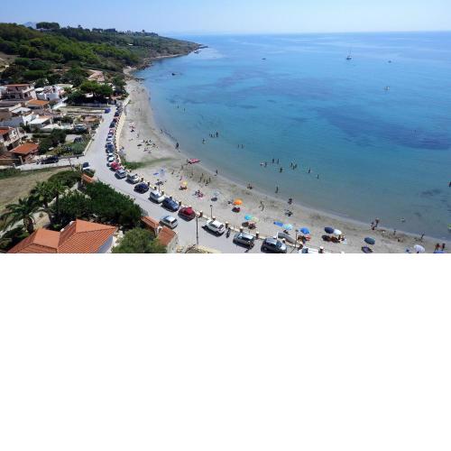 Holiday House with panoramic view: Balcony, wifi, self-catering, 250mt from the