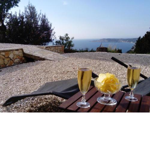 Holiday house with stunning views nearby the cozy village Afionas
