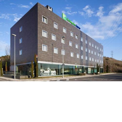 Holiday Inn Express Pamplona, an IHG Hotel