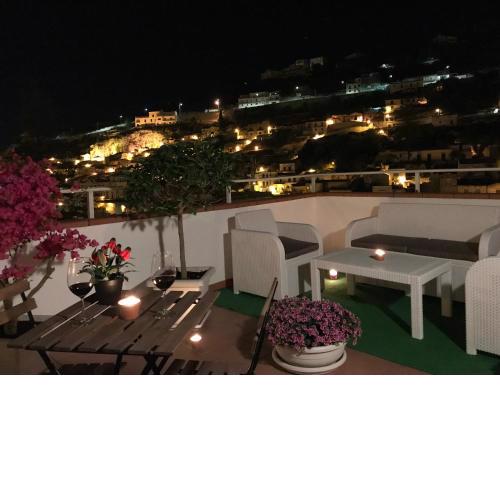 Holiday Rooms Portale Pirrera
