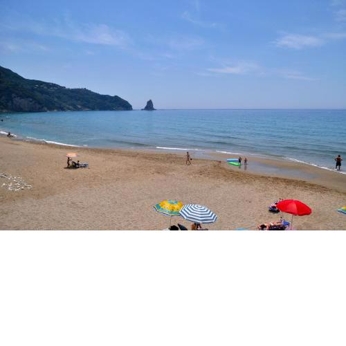 Holiday Studio Apartments yannis on Agios Gordios beach in Corfu