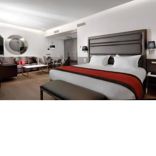 Holiday Suites