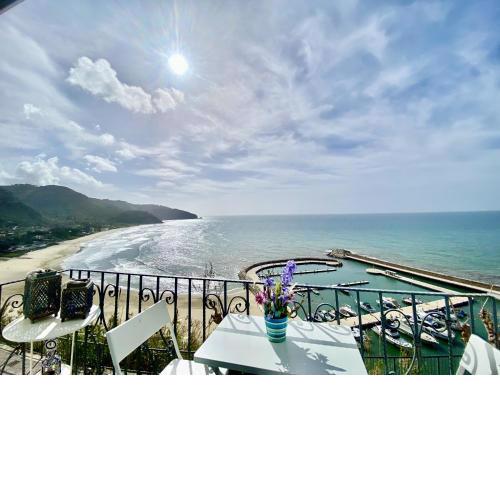 holidaycasa Nick - con terrazzo vista mare