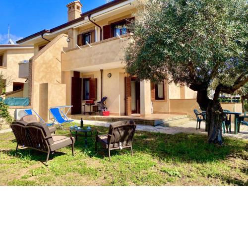 holidaycasa Villa Leo - Con giardino a 350 mt dal