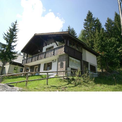 Holidayhouse in a pleasant area in Nassfeld with views of the mountains