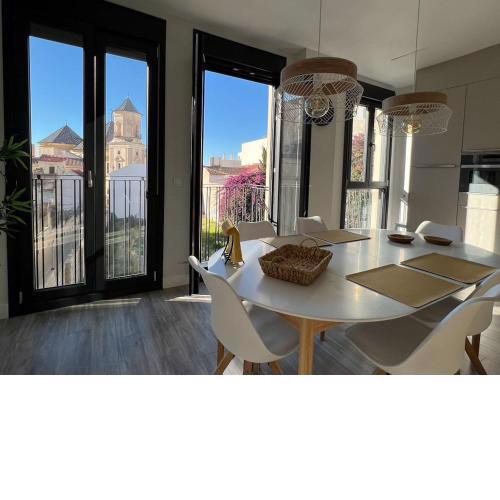 Holidays2Malaga Alta Downtown Pool Paddle and Parking New building