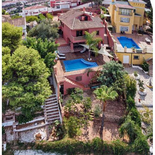Holidays2Malaga Candado House pool & garden