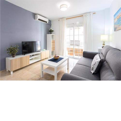 Holidays2Malaga Capuchinos French balconies, private parking, WiFi & Air con
