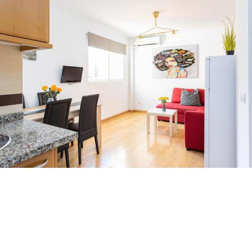 Holidays2Malaga Cruz Verde City center with AirCon & WiFi