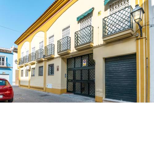 Holidays2Malaga Feijoo Stay local close to city center in a quiet area.