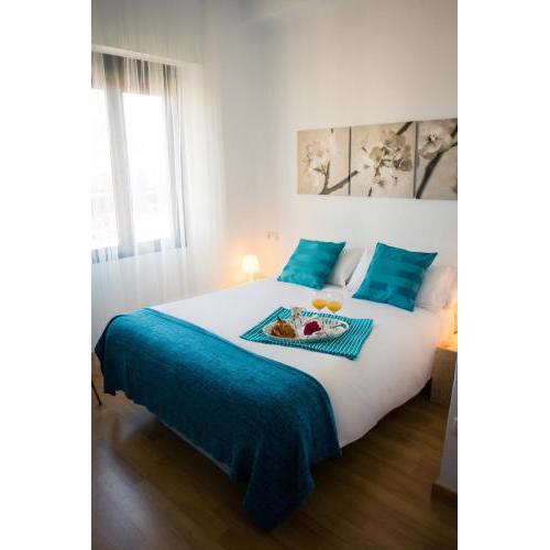 Holidays2Malaga Heredia 3 bedroom opposite Malaga Port