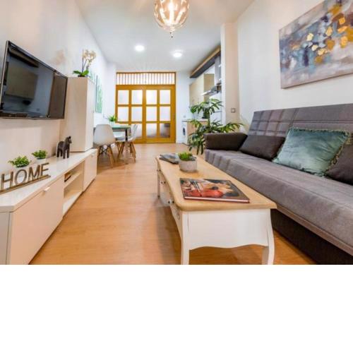 Holidays2Malaga jinetes next Old Town Smart TV and Fully Refurbished