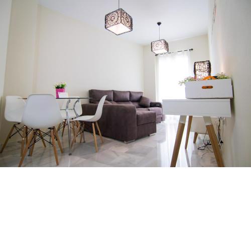 Holidays2Malaga Marques de Villafiel Cozy downtown apartment