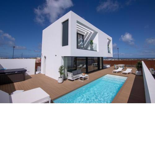 HolidayVilla Luxe Yolo Norte