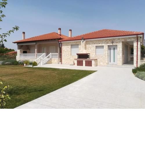 Holly George Villa