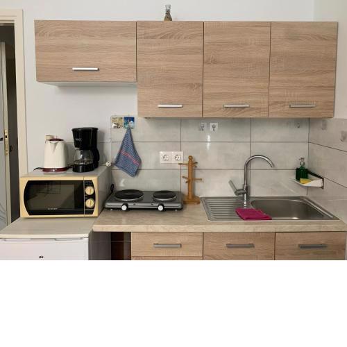 Holodek Apartments Goudi semi-basement