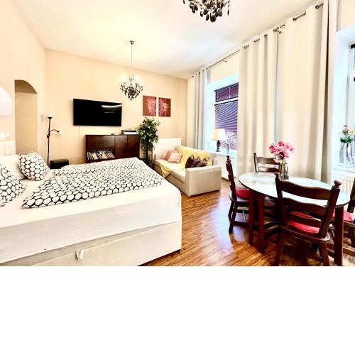 Home Away central apartment