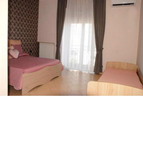 Home Elisabet