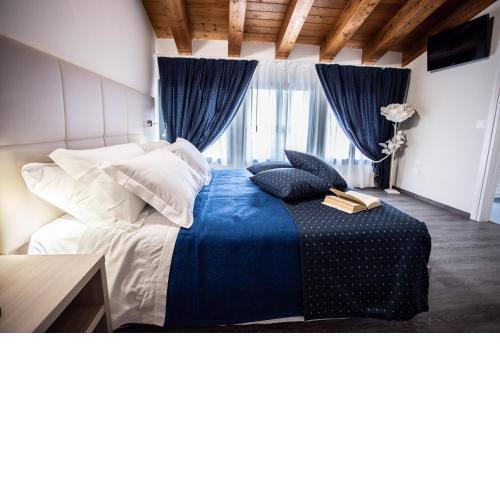 HOME HOTEL