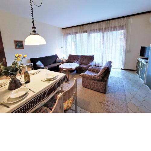 Home in Maccagno con Pino e Veddasca with garden