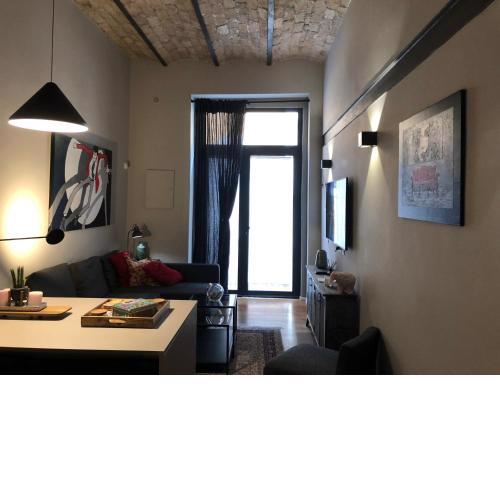 Home in Trast