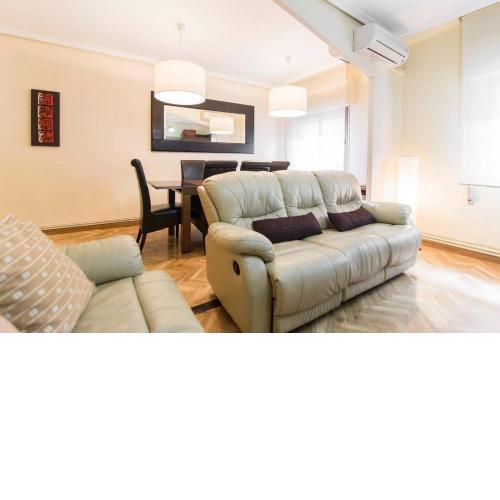 Home & Private Terrace WIFI + AIRCON