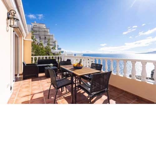 Home2Book Amazing Sea Views, Terrace & Pool