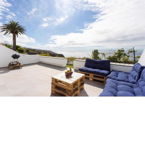Home2Book Breathtaking View La Victoria, Pool & Wifi