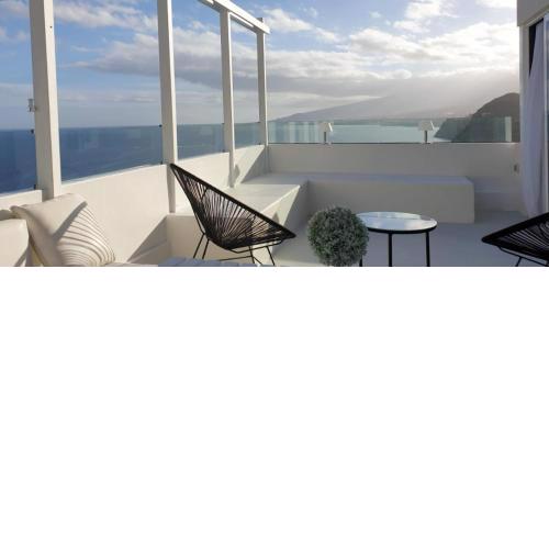 Home2Book Panoramic Sea Views Loft, Wifi