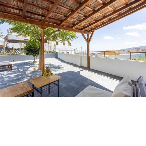 Home2Book Stunning Design House Arafo