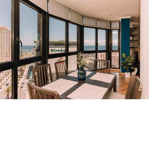 Home2Book Stunning Santa Cruz City Views