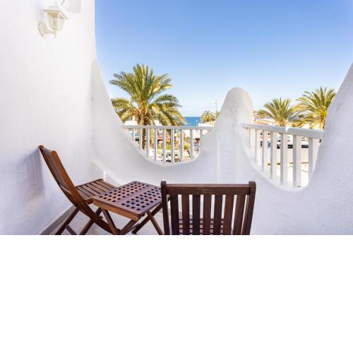 Home2Book Triplex Disco Beach Las Américas, Terrace