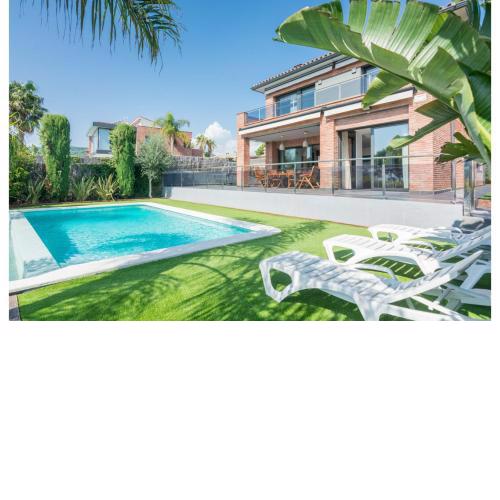 HomeHolidaysRentals Adonis