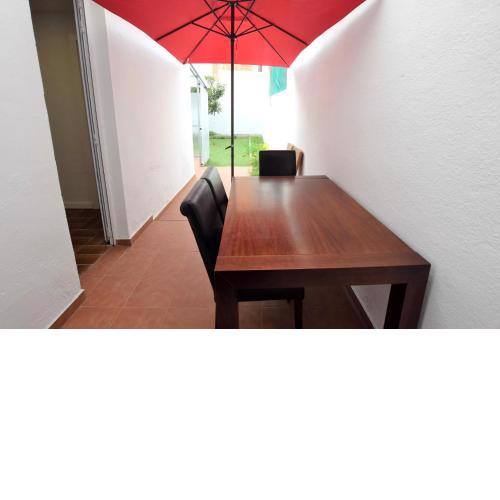 HomeHolidaysRentals Arlene